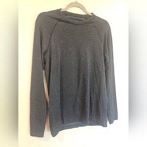 Like New Lululemon Mens Metal Vent Tech Long Sleeve Shirt Club Blue Size Small.